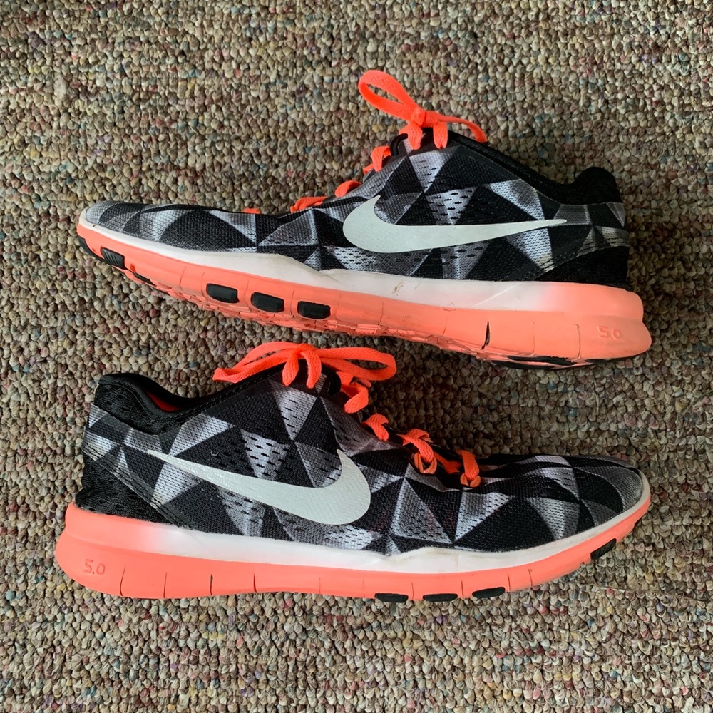 Nike tennis shoes